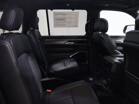 New 2026 Jeep Grand Wagoneer L Limited AWD/4WD image 17