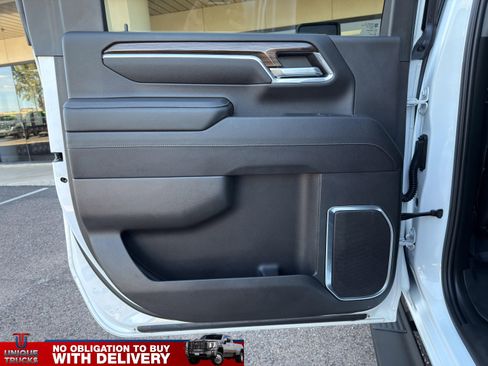 Used 2024 Chevrolet Silverado 3500 LT w/ Convenience Package image 21