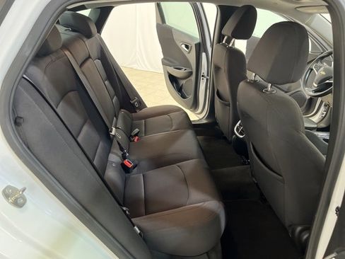 Used 2022 Chevrolet Malibu LT image 14