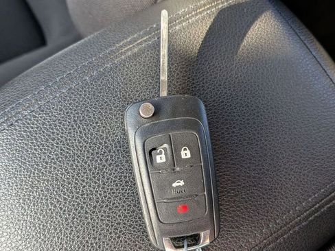 Used 2015 Chevrolet Cruze LT image 35