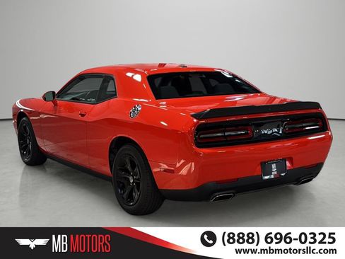 Used 2023 Dodge Challenger SXT RWD image 3