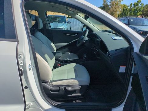 Certified 2025 Kia Niro EX FWD image 31