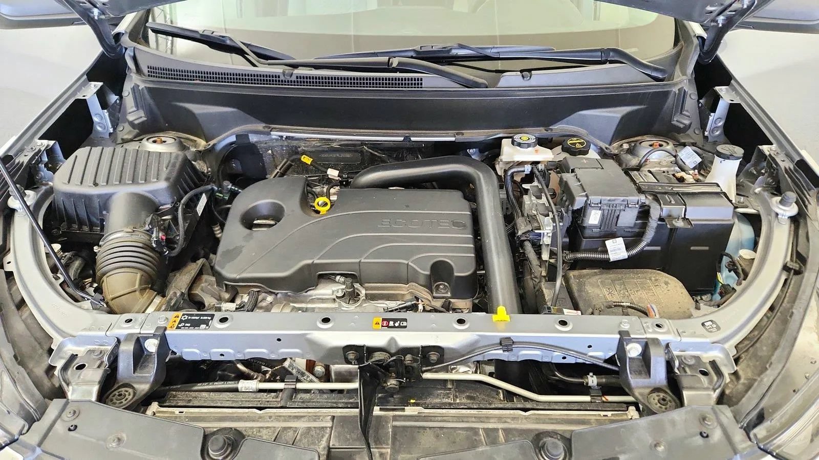 Used 2024 Chevrolet Equinox LS w/ LS Convenience Package FWD image 38