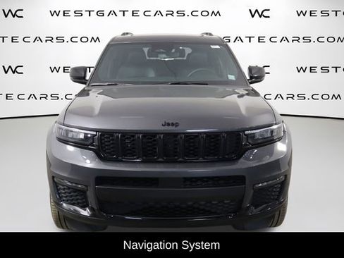 Used 2024 Jeep Grand Cherokee L Limited w/ Black Appearance Package AWD/4WD image 2