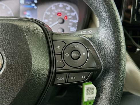 Used 2025 Toyota Corolla LE image 17
