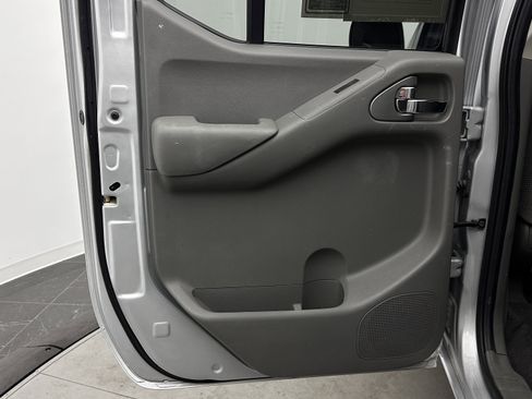 Used 2020 Nissan Frontier SV RWD image 23