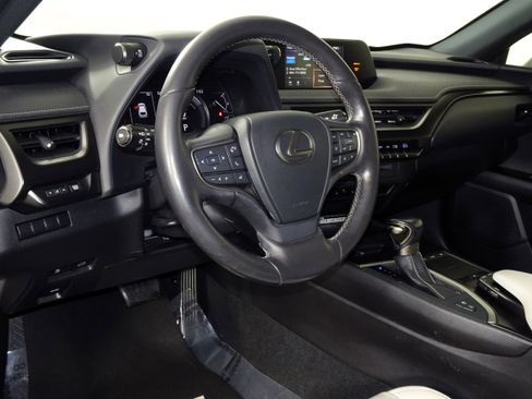 Used 2020 Lexus UX 250h w/ Premium Package image 37