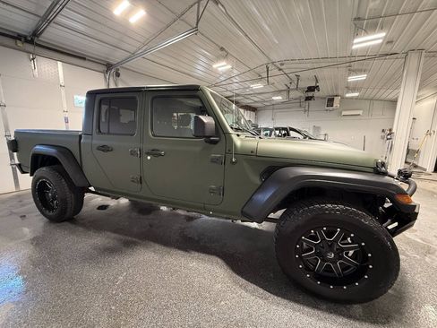 Used 2020 Jeep Gladiator Sport w/ Quick Order Package 24S AWD/4WD image 5
