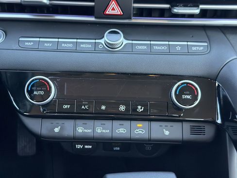 Certified 2024 Hyundai Elantra SEL w/ Convenience Package image 19