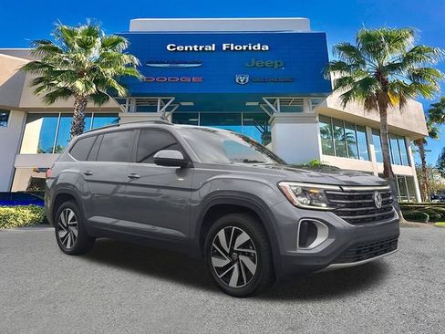 Used 2024 Volkswagen Atlas SE FWD image 2