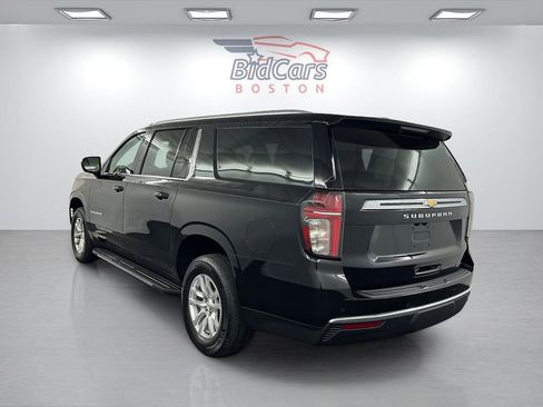 Used 2024 Chevrolet Suburban LT image 6