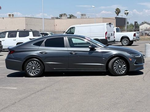Used 2023 Hyundai Sonata Limited FWD image 4