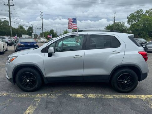 Used 2021 Chevrolet Trax LT FWD image 7