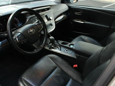 Used 2013 Toyota Avalon XLE Touring FWD image 16