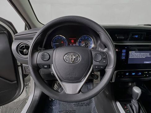 Used 2017 Toyota Corolla LE FWD image 18