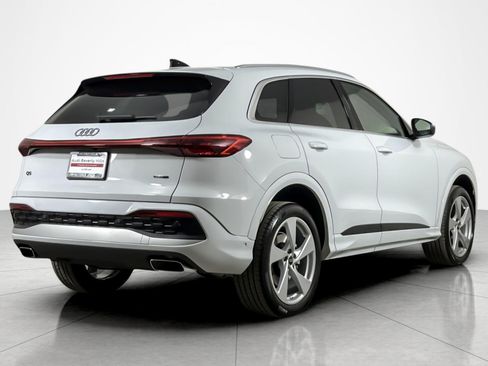 Used 2025 Audi Q5 Premium Plus w/ Premium Plus AWD/4WD image 5