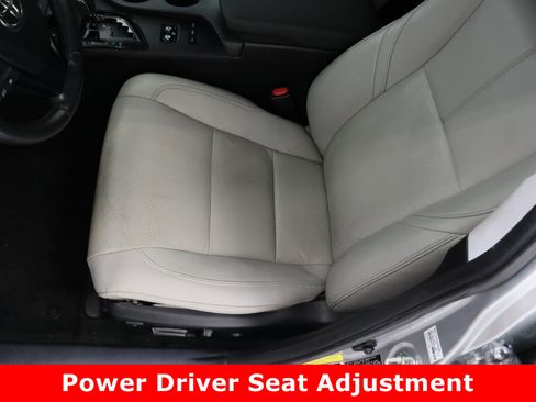 Used 2018 Toyota Avalon Limited image 16