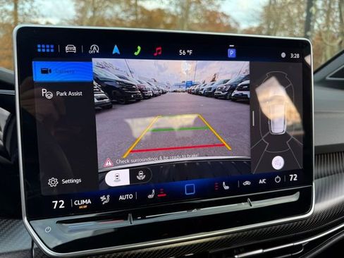 Used 2025 Volkswagen Golf R Black Edition image 32