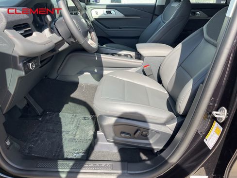 New 2025 Ford Explorer Active w/ Active Comfort Package image 30