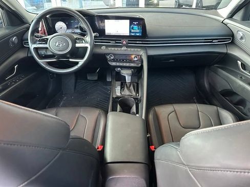 Used 2023 Hyundai Elantra Limited FWD image 12