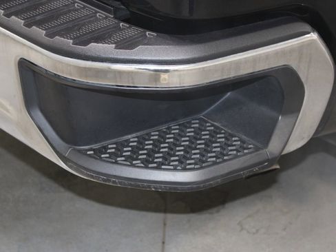 Used 2025 GMC Sierra 1500 SLT image 14