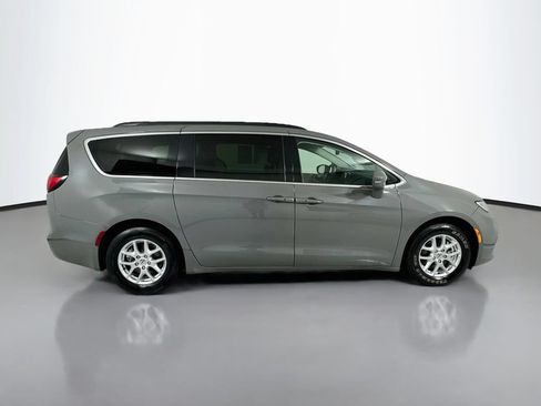 Used 2022 Chrysler Pacifica Touring-L FWD image 8
