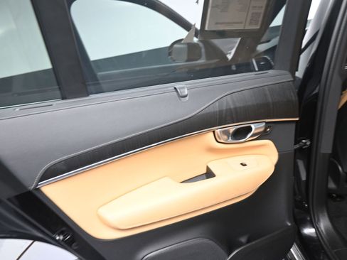 Used 2024 Volvo XC90 T8 Ultimate w/ Protection Package Premier image 15