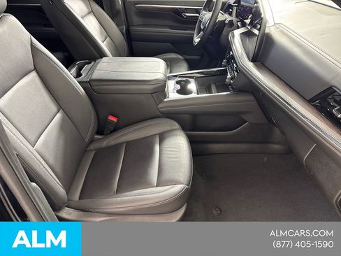 Used 2025 Chevrolet Tahoe LT AWD/4WD image 17