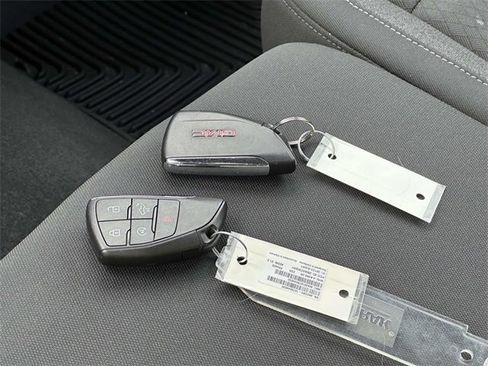 Used 2022 GMC Sierra 1500 Elevation image 3