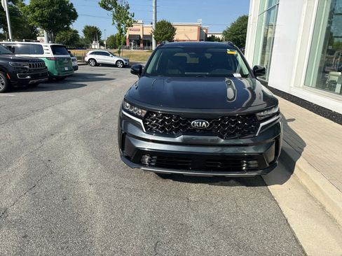 Used 2021 Kia Sorento EX FWD image 3
