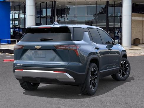 New 2027 Chevrolet Equinox LT w/ Convenience Package II FWD image 4