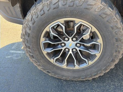 Used 2019 Chevrolet Colorado ZR2 image 4