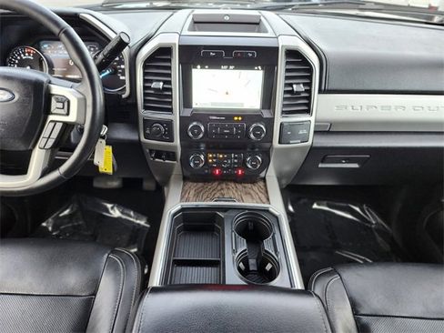 Certified 2019 Ford F250 Lariat w/ Chrome Package image 14