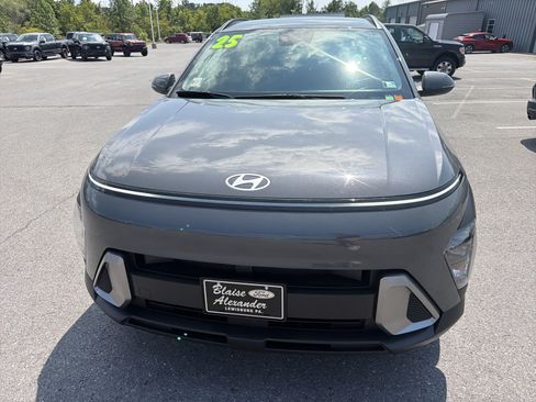 Used 2025 Hyundai Kona SEL AWD/4WD image 9