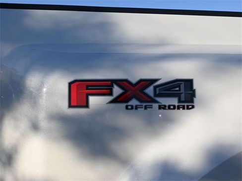 Used 2022 Ford F450 Platinum w/ FX4 Off-Road Package image 18