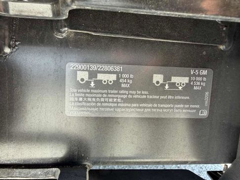 Used 2018 Chevrolet Suburban LS RWD image 36