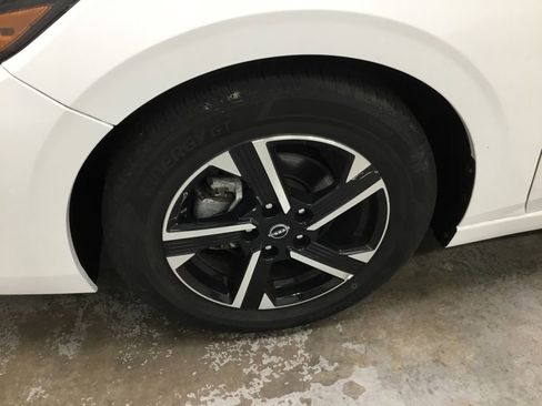 Used 2024 Nissan Sentra SV image 4