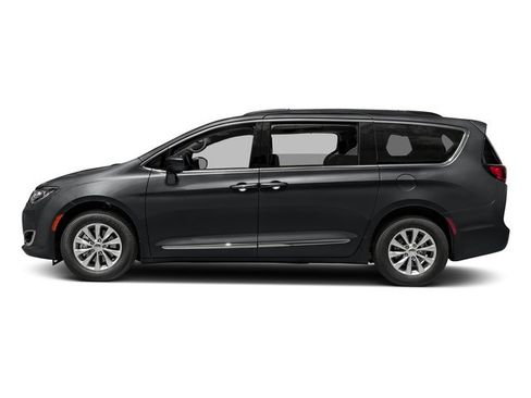 Used 2017 Chrysler Pacifica Touring-L FWD image 3