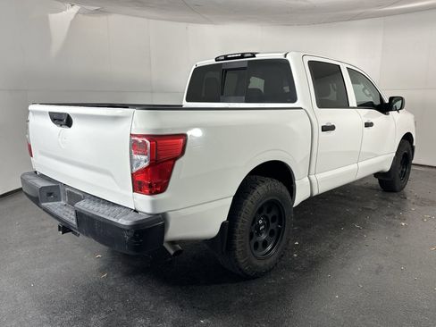 Used 2019 Nissan Titan S image 8