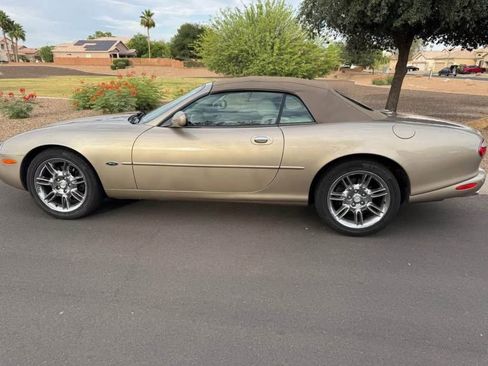 Used 2002 Jaguar XK8 Convertible image 2