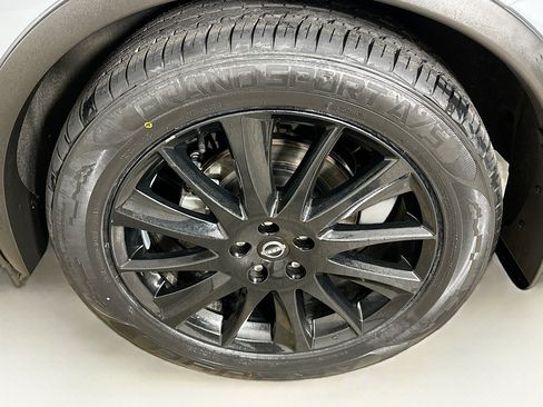 Used 2024 Nissan Murano SV w/ SV Midnight Edition Package image 11