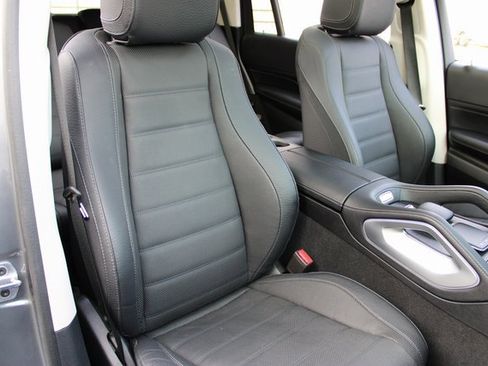 Used 2024 Mercedes-Benz GLS 450 4MATIC image 38