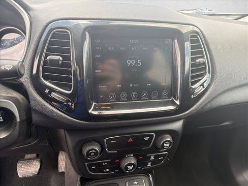 Used 2018 Jeep Compass Limited AWD/4WD image 13