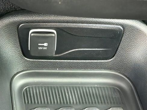 New 2027 Chrysler Pacifica Select FWD image 33
