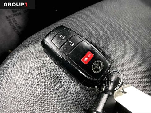 Used 2022 Toyota Corolla Cross LE w/ Moonroof Package image 14