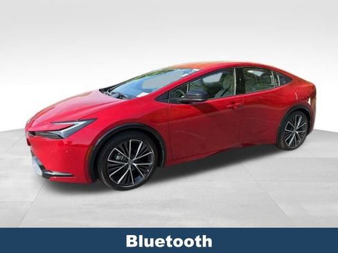 Used 2024 Toyota Prius XLE image 3