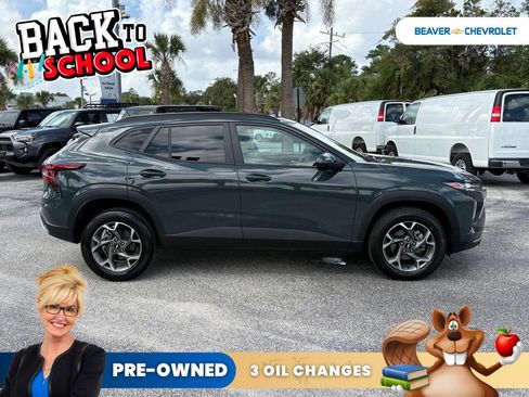 Used 2025 Chevrolet Trax LT FWD image 8