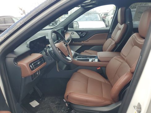 New 2026 Lincoln Aviator Reserve AWD/4WD image 11