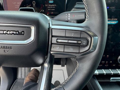 Certified 2025 GMC Acadia Denali w/ Super Cruise Package image 22