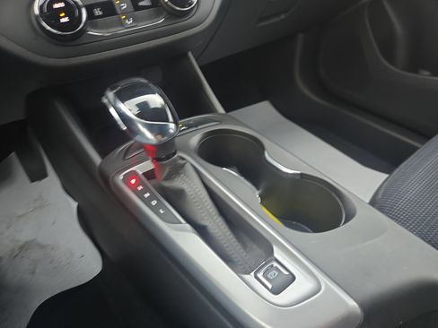 Used 2024 Buick Envista Preferred w/ Advanced Safety Package image 23